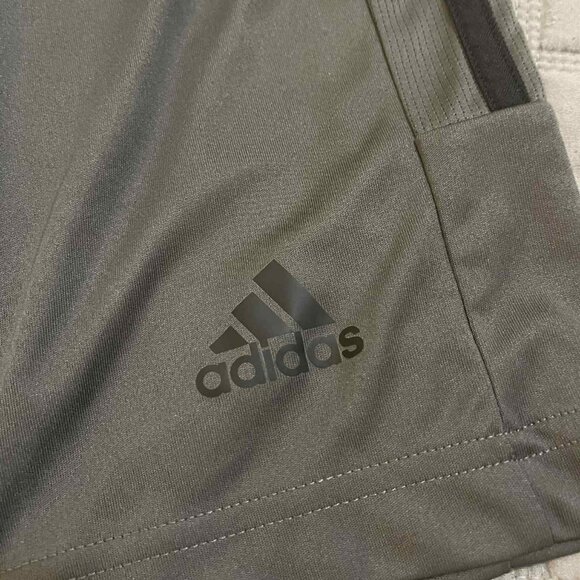 Men's Size Large Grey Adidas Shorts - Picture 2 of 4